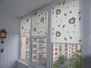 Установка рулонных штор на пластиковые окна в Волгограде